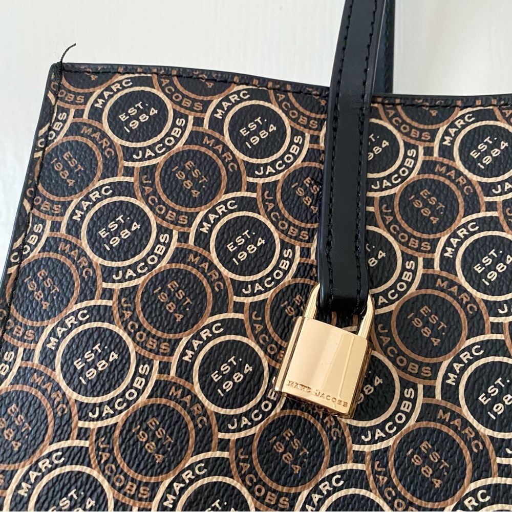 Marc Jacobs Black and Tan Patterned Tote - Picture 5 of 14